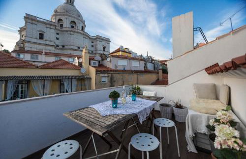 Duplex with terrace in Alfama, Central Lisbon - Photo 1