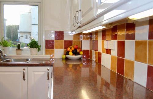 Amazing 2-Bed Home w/ Private Garden Free Parking - Foto 23