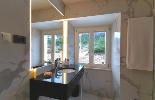 EST Villa DIOCLETIAN on Solta - luxurious villa, beachfront, private pool, outdoor BBQ, large terrace and garden, free parking - Wonderful privacy - Foto 19