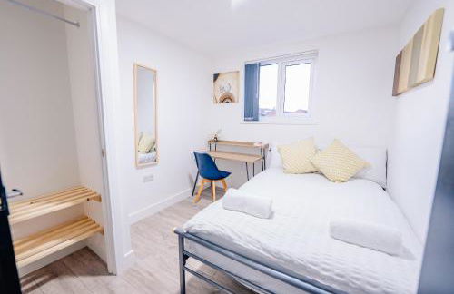 10BR 4Bath Home, Stag Do, Contractors, Big Group - Foto 15