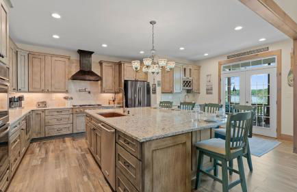 Spacious Waterfront Home on Lake Norman with Firepit Views and Dock Access - Foto 70