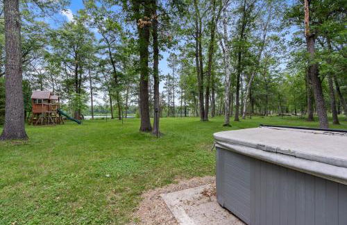 Large Home with lake views and space to entertain friends - Foto 45