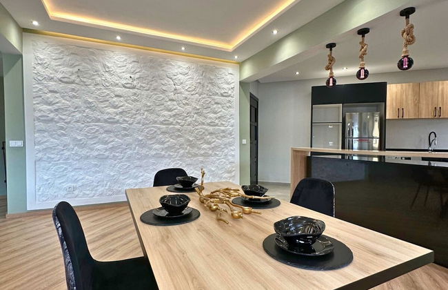 The Tropical Luxury 2BR City Centre Retreat - Photo 8