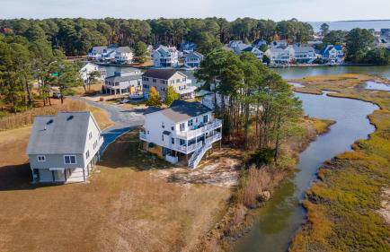 Robert's Retreat - Brand new home w/ gorgeous water views! - Foto 11