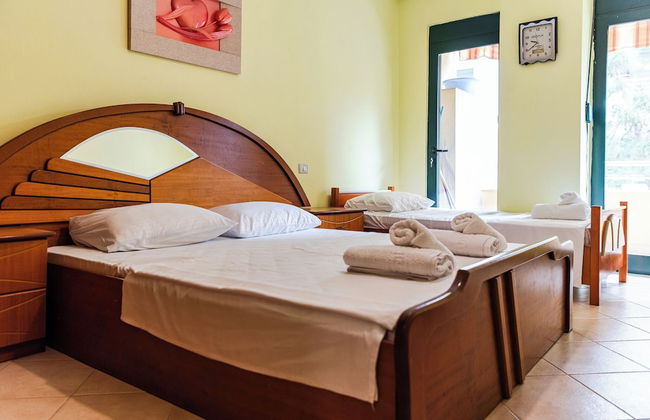 Cozy Seaside Comfort - Photo 8