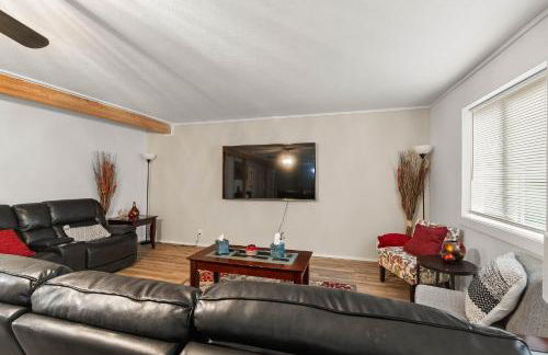 4-Bedroom Chateau in Southern Washington- Luxurious Retreat with Pond & Creek - Foto 46