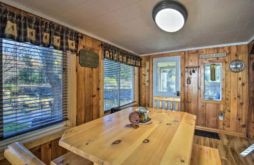 Riverfront Grayling Retreat with Fire Pit and Dock! - Foto 10