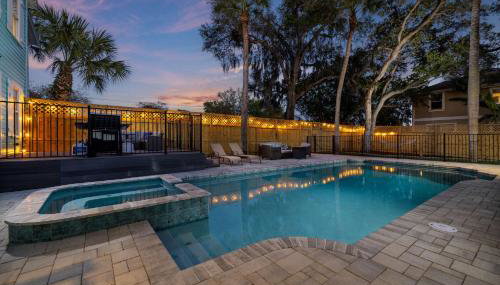 Luxurious Escape Sleeps 10 with Private Pool & Spa - Foto 4, sunbed