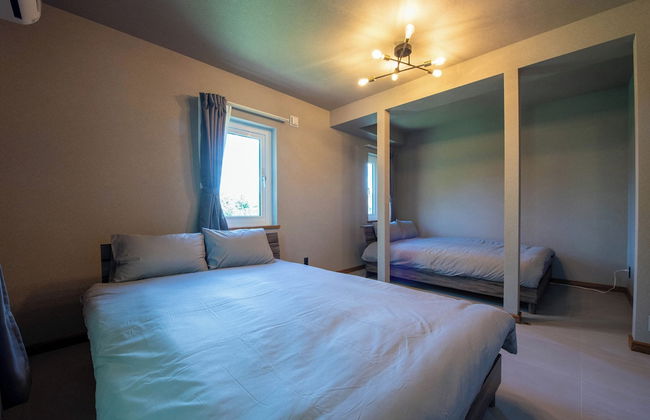 THE CHATEAU - Photo 8