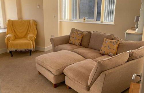 Cottage - Sleeps 4 - Pets Ok - Parking - Garden - Photo 1