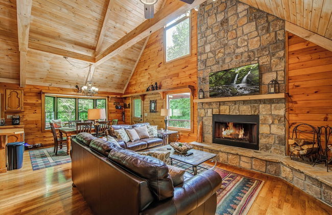 Bear Track Falls Retreat Mtn. Getaway! - Foto 1