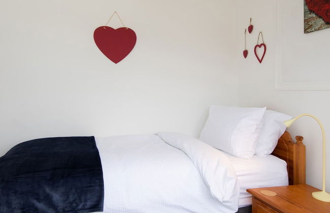 Beautiful Beachfront House wth Balcony Sea Views - Foto 32