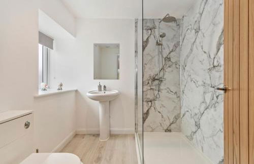 Rural Cottage, 3 beds, 3 bath,LOG BURNER, HOT TUB, with Cymru Holidays - Foto 38