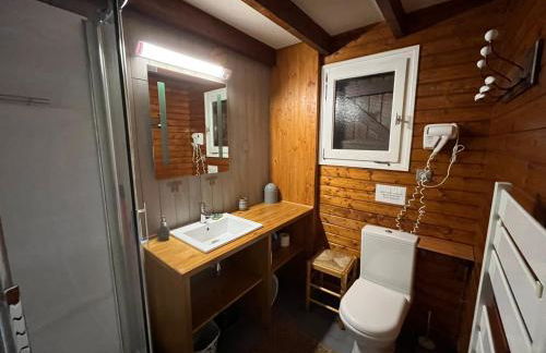 Chalet entier, vue panoramique, ruisseau et sauna. - Foto 13