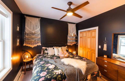 Dreamy Artist Chalet in Secluded Historic Village - Photo 42