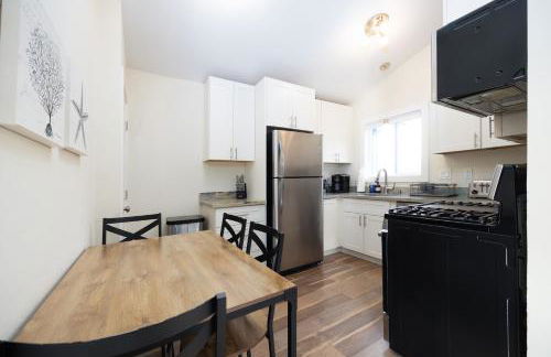 Bright Pacifica Townhouse - Photo 8