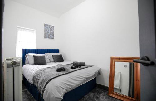Dixon House, Sleeps 6, Free Parking, Long or Short Stays - by NMB Property - Photo 31