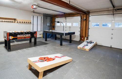 Catskill MNTN Escape 5 BR 3 bath Villa Hot Tub Fire Pit Best Group Stay - Foto 77