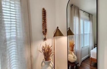 Stay at The Oak - Downtown New Braunfels Getaway - Foto 13