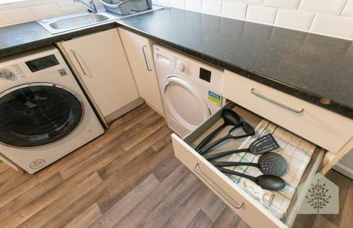 Holt House - Photo 7