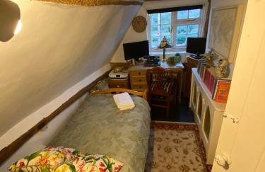 Cosy 18th Century Thatched Country Cottage - 3 bed - Foto 26