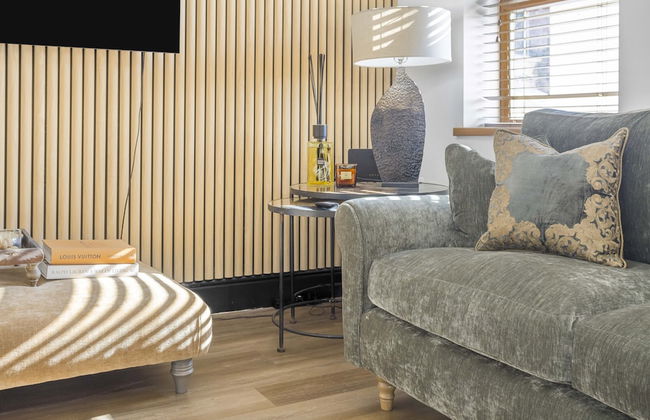 Coach House - Photo 29