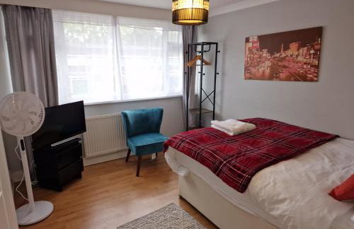 NightRest Homes Smart TV In Each Room - Parking - Hemel Hempstead - Foto 6