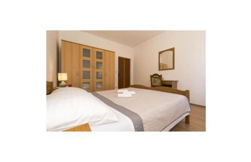 Beautiful Apartment In Omis - Photo 9