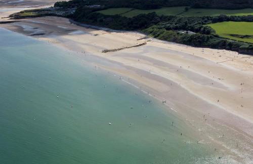 2 Bed Sea View Apartment with Balcony Parking - Pass the Keys - Foto 15