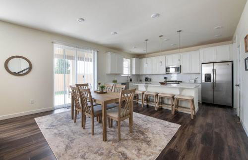 The Stylish Stay Is A Brand New Construction - Foto 8