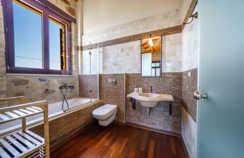 Villa Candice, Luxurious Historic Villa with Sea View by Rentado - Foto 23