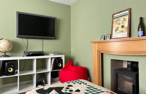 Cosy 2BR Home with Garden & Parking - Foto 32