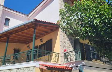 Παραδοσιακό Αρχοντικό με Τζάκι - Photo 1