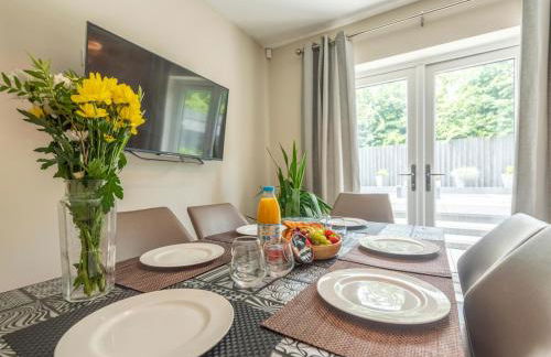 Charming Modern Retreat with Private Garden - Pass the Keys - Foto 7