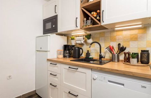 2 Bedroom Nice Home In Senj - Foto 19