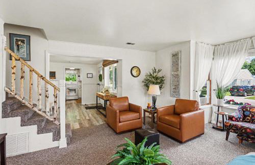 Cozy Downtown Cottage Near Beach and Pier - Foto 6
