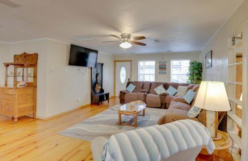 Hot Tub and Boat Ramp! Home on Toledo Bend Reservoir - Photo 11