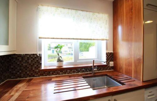 Cheerful Two-Bedroom Residential Home - Foto 10