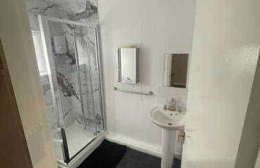 Bradford Service accommodation - Photo 3