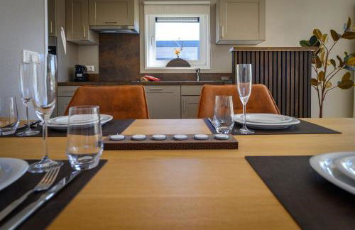 Chalet Charleston 066 mit eigener Terrasse am Wasser - Foto 8