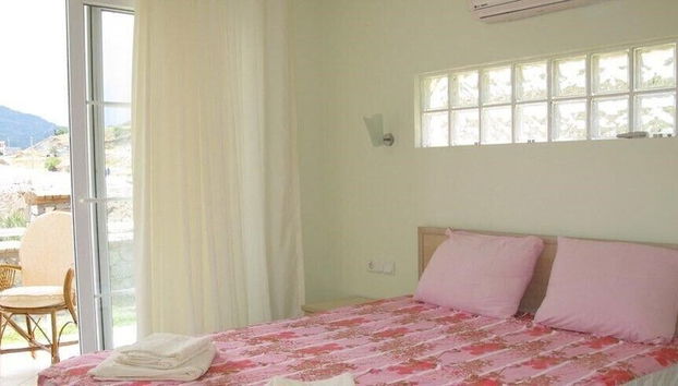 Villa CEB1 by JoyLettings - Foto 3, Habitación