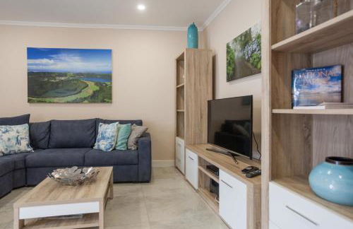 Surf Beach_Santa Barbara Secret Gardens - Photo 12