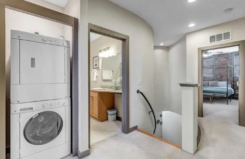 Modern, Insta-Worthy 2B Townhome in Walkable Springfield! - Photo 25