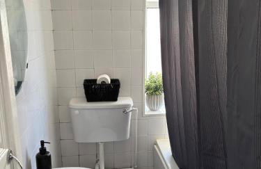 3 Double Beds Links to M6 & M5 - Foto 14