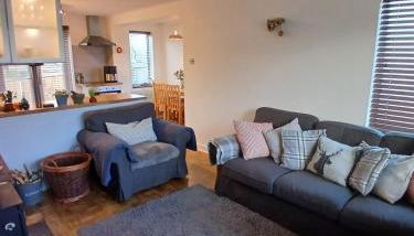 Down by the Riverside - Photo 5