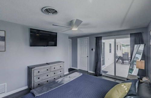 Spacious Backyard & Pool Retreat - 5 Mins to Beach - Foto 22