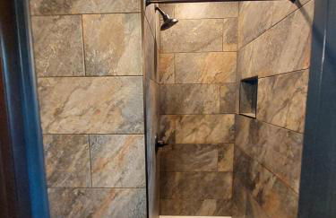 Chalet renovated Near Casino, Camelback , Kalahari 4bdrms firepit hot tub game room - Foto 39