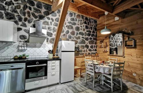 Gîte confortable près de la Cascade de la Beaume avec terrasses et parking privatif - FR-1-582-30 - Foto 2