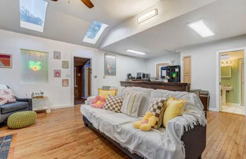 Chic chalet w/ hot tub, ping-pong, arcade bball - Foto 14