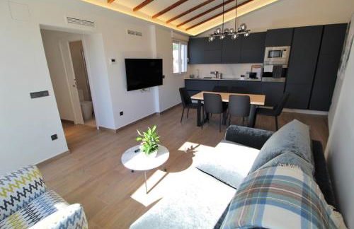 Atico loft de lujo con terraza espectacular y vista a los 2 castillos - Photo 1